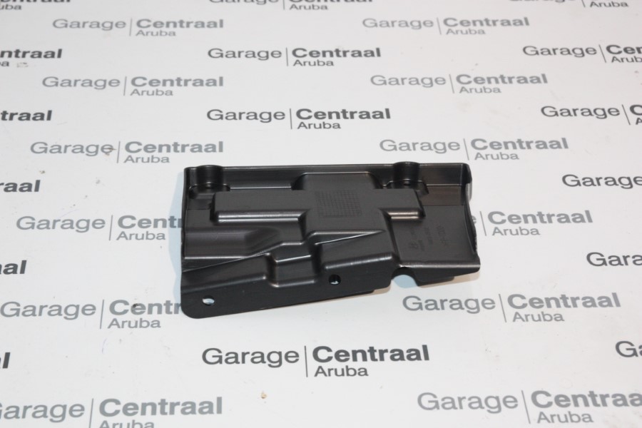 BRACKET SAN RH LWR RR/BMPR 06-