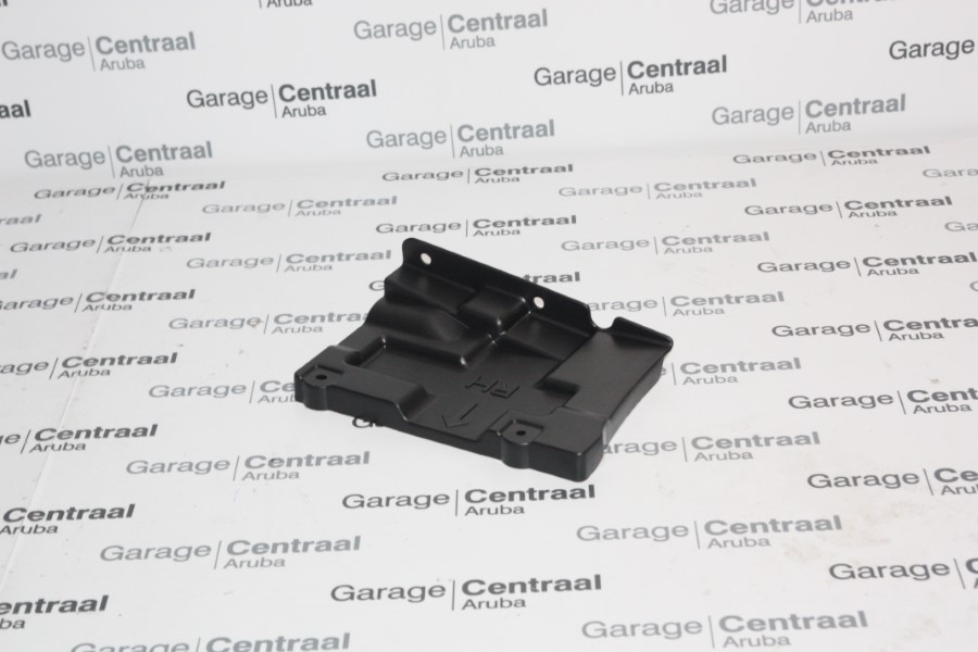 BRACKET SAN RH LWR RR/BMPR 06-