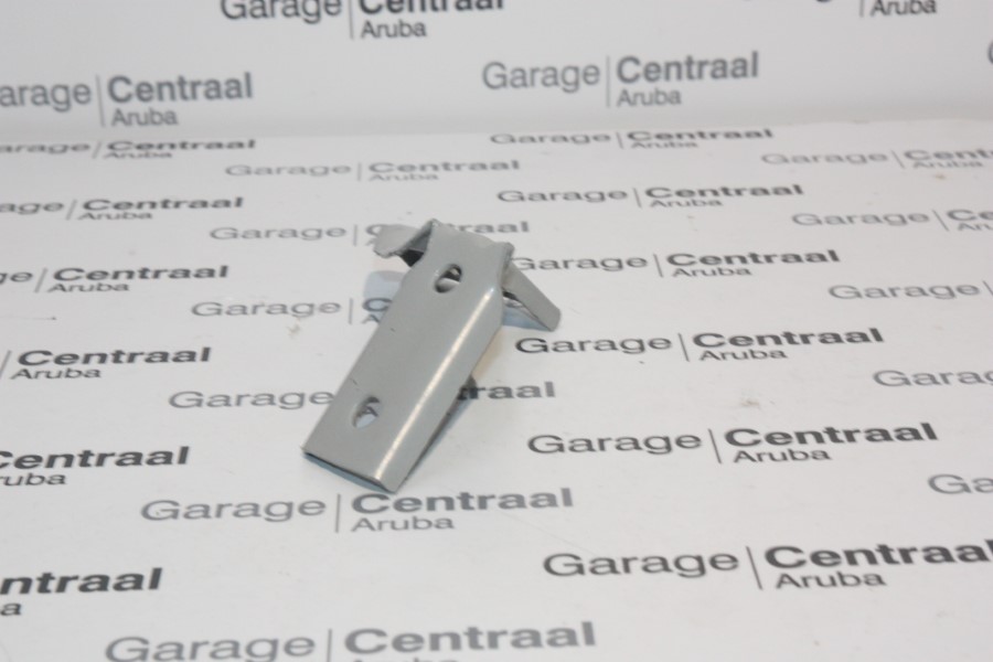 BRACKET COU RH RR BMPR