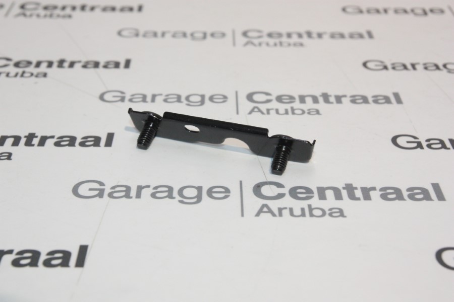 BRACKET GET RR/BMPR SIDE LH 05- 