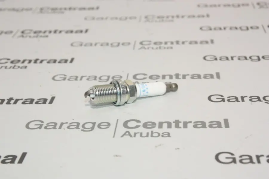 SPARK PLUG Q7