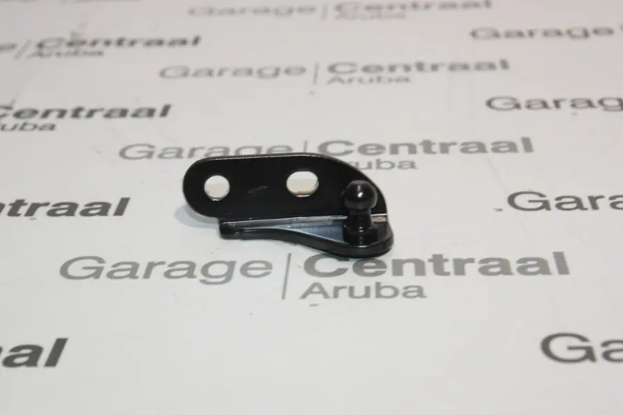 BRACKET TUCSON LEFT HAND G/SPRING TAIL/GATE 04-06
