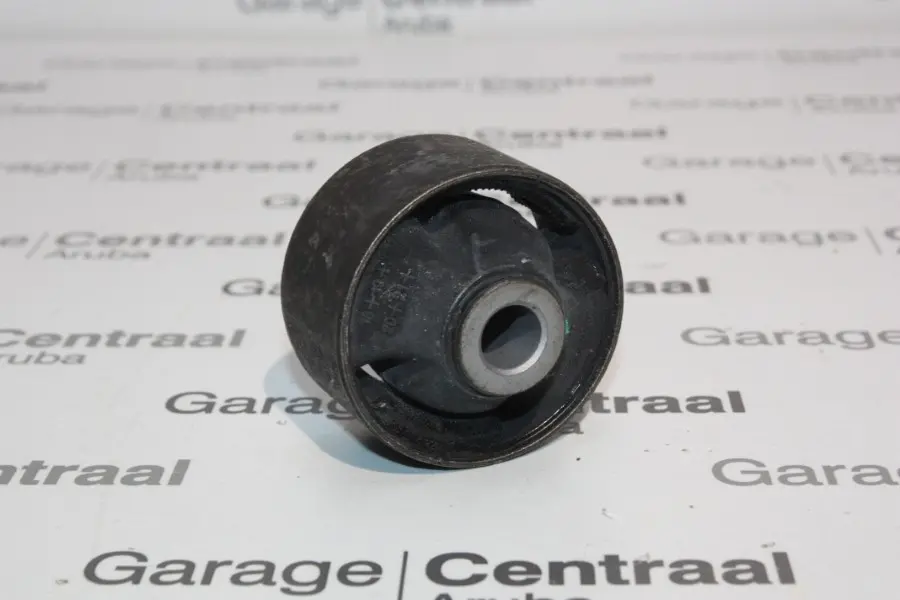 BUSHING SANTA FE LOWER/ARM LEFT HAND/RIGHT HAND 15-