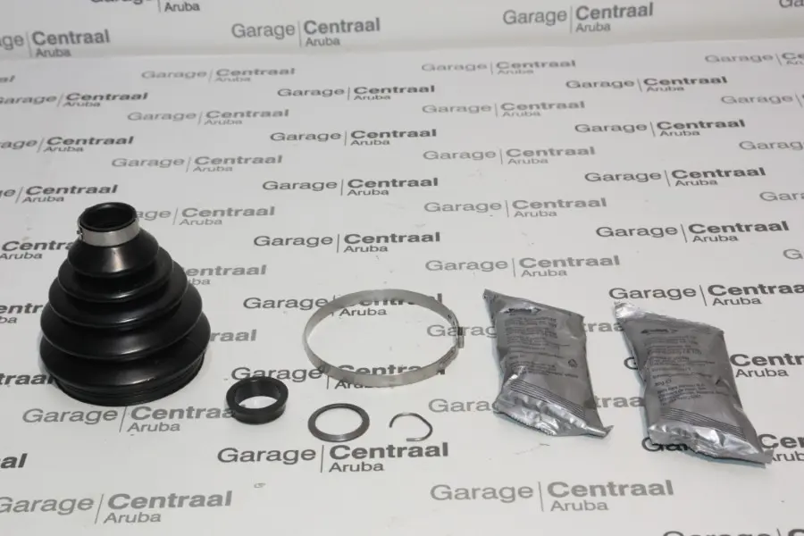 CV/BOOT TIGUAN OUTER LEFT HAND/RIGHT HAND FRONT