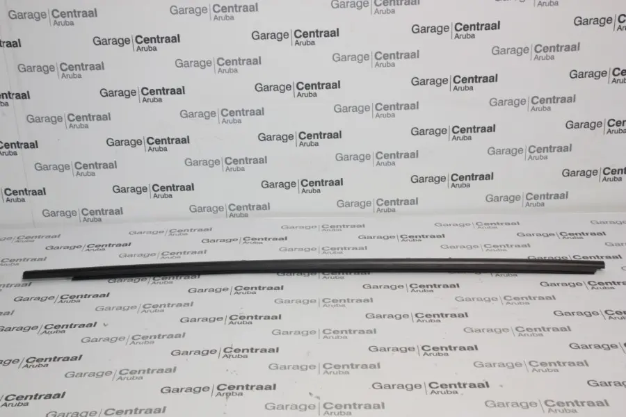 WINDOW STRIP EON RIGHT HAND FRONT OUTSIDEIDE 16-