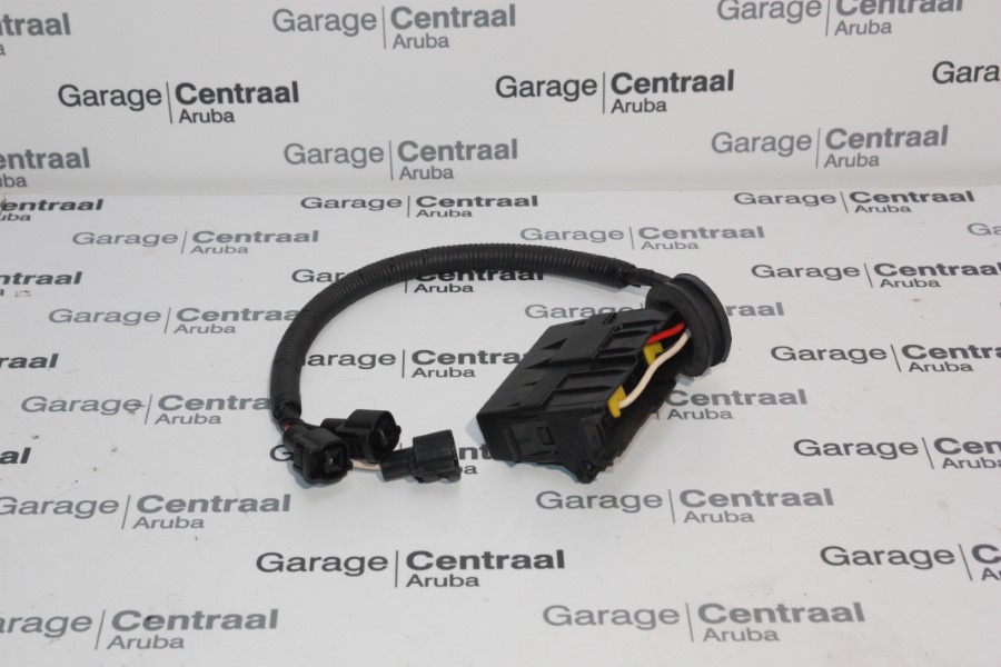 FUSE BOX HD65 {NEXT TO BATTERY