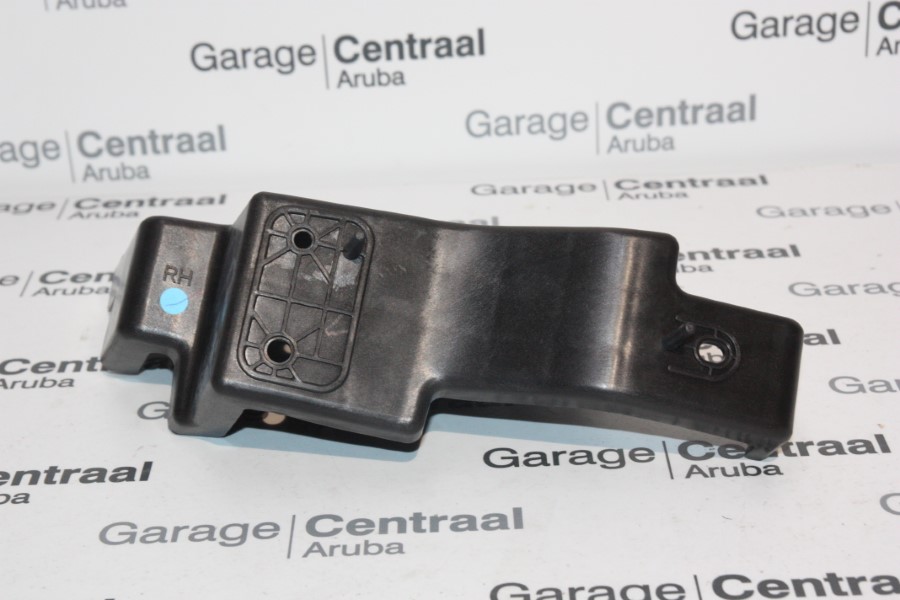 BRACKET H350 RH FR/BMPR UPR