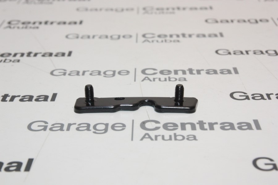 BRACKET GET RR/BMPR SIDE LH 05- 
