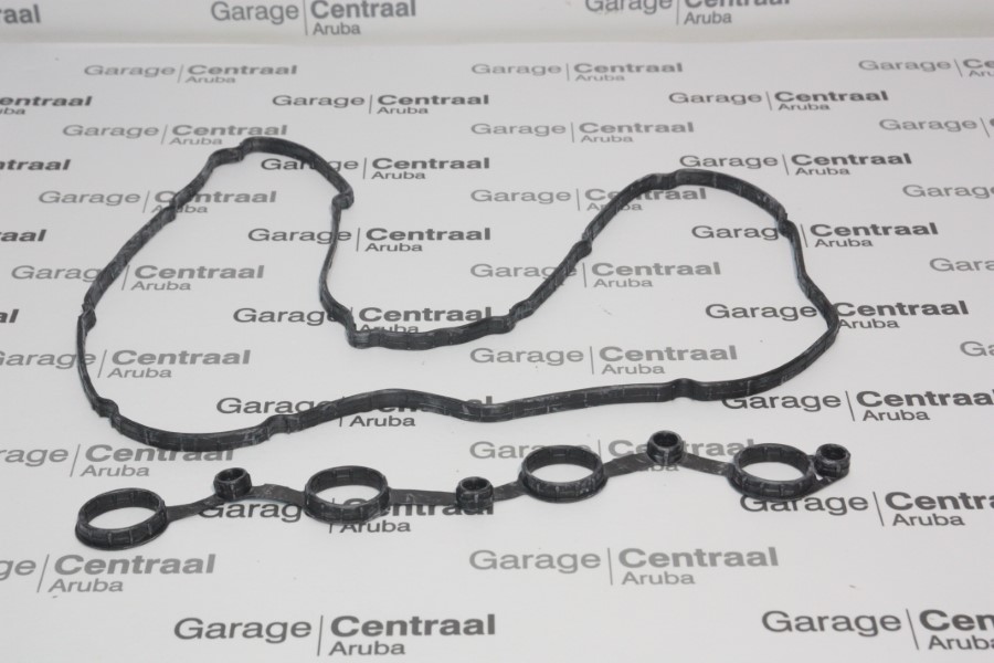 VALVE COVER GASKET HYUNDAI H-1 (GASOLINE) 06-