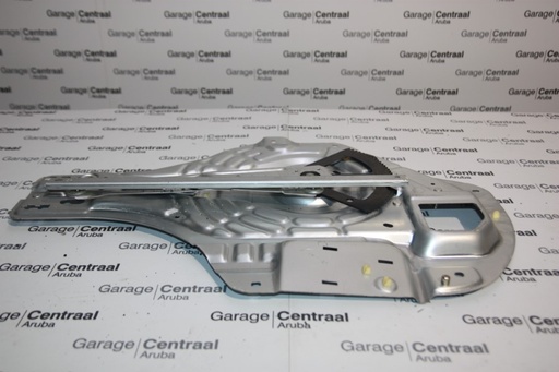 [824052E000] WINDOWLIFTER TUC LH FR 05-
