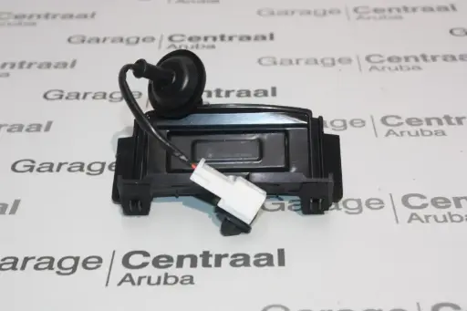 [81260B4000] HANDLE HYUNDAI (GRAND) I10 TAIL GATE WINDOW LOCK ASSEMBLY 16-