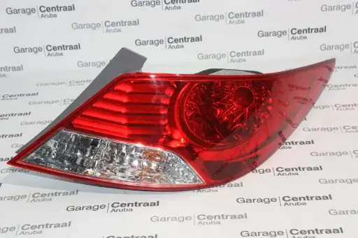 [924021R030] TAIL LAMP ACCENT RIGHT HAND 14- (4 DOORS)